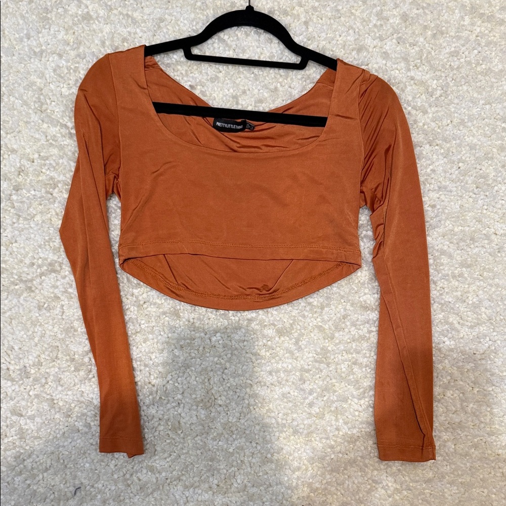 PrettyLittleThing Terracotta Long Sleeve Crop Top